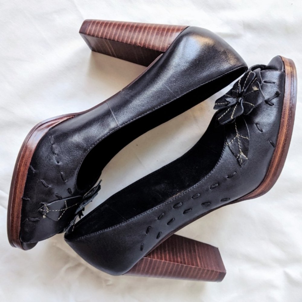 Vintage Seychelles Memory Lane Black Heels 9.5